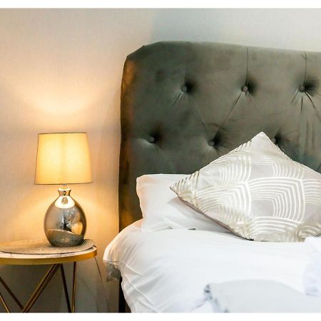 Classic 2Bd Flat In 첼름스퍼드 외부 사진